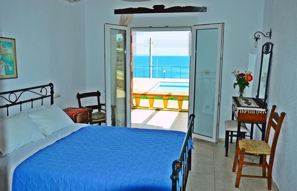 Poppy Villas Amoudara  Room photo