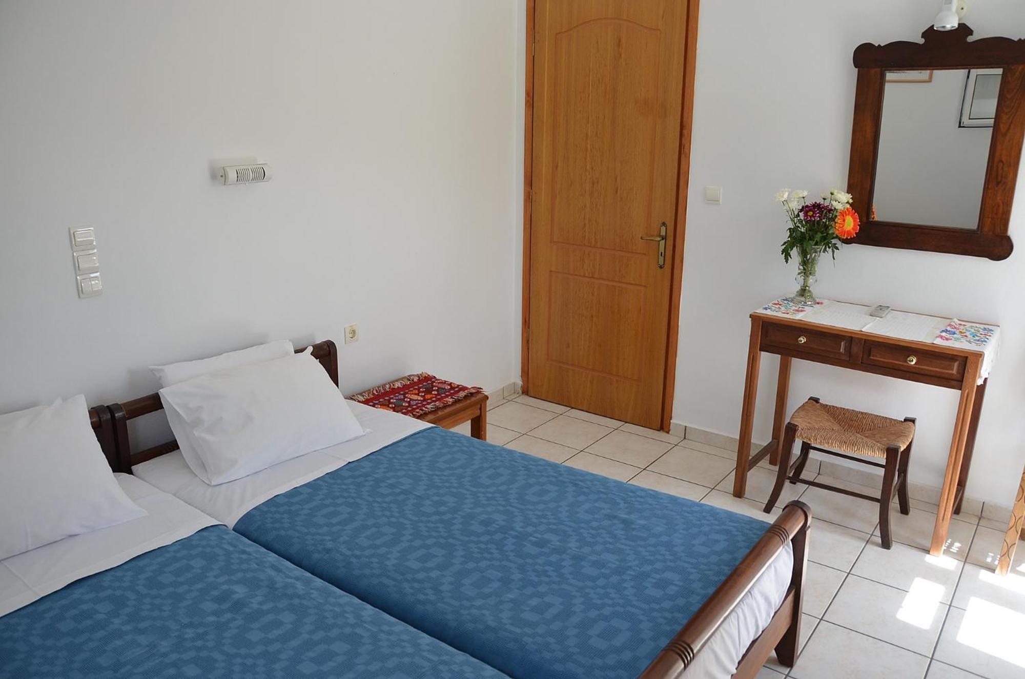 Poppy Villas Amoudara  Room photo