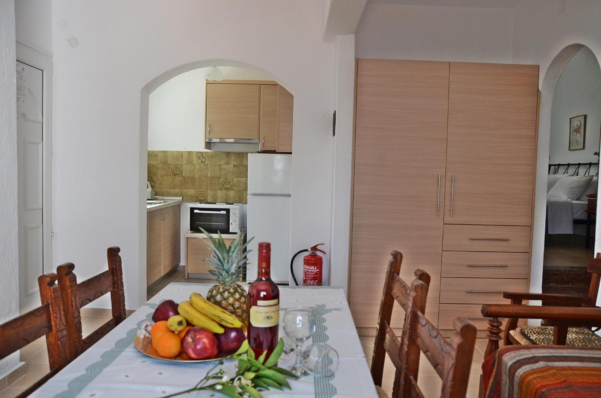 Poppy Villas Amoudara  Room photo